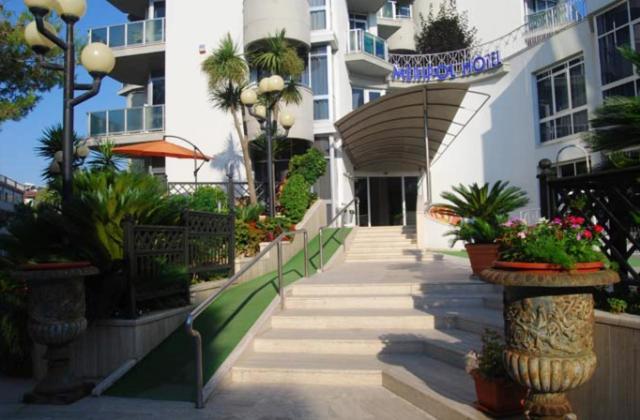 Hotel Meripol Alba Adriatica Buitenkant foto
