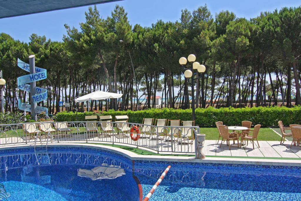 Hotel Meripol Alba Adriatica Buitenkant foto