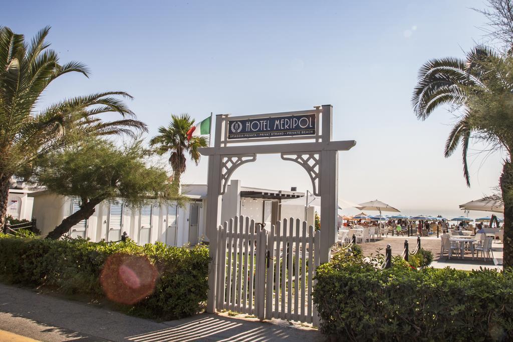 Hotel Meripol Alba Adriatica Buitenkant foto
