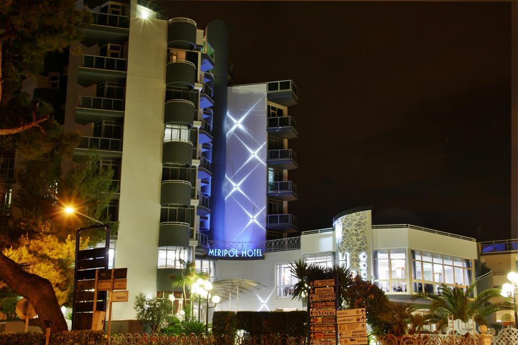 Hotel Meripol Alba Adriatica Buitenkant foto