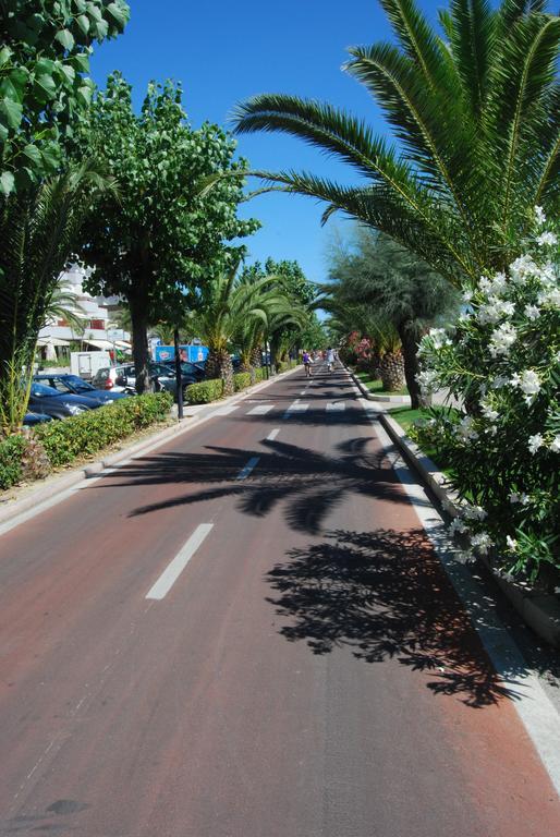 Hotel Meripol Alba Adriatica Buitenkant foto
