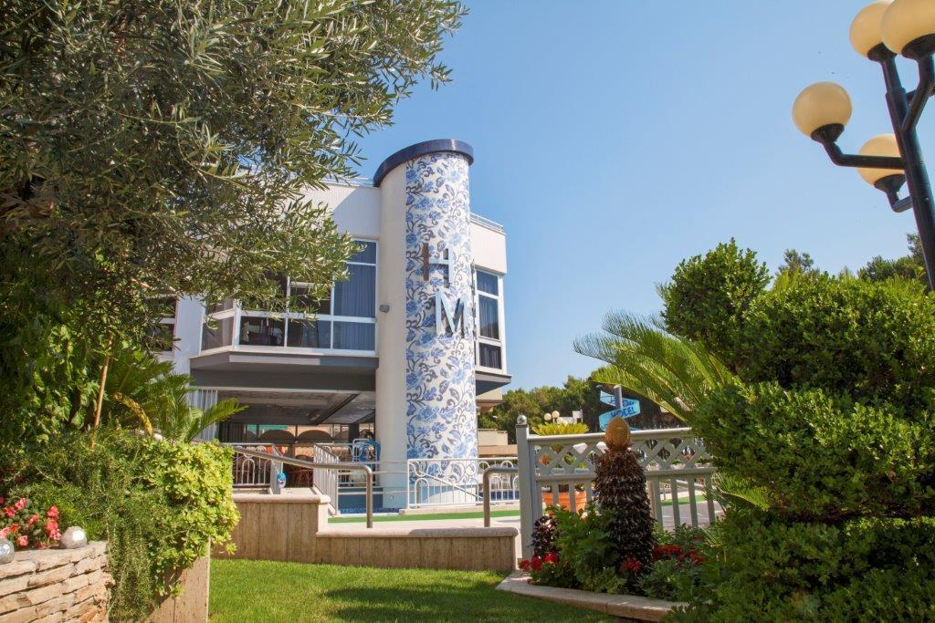 Hotel Meripol Alba Adriatica Buitenkant foto